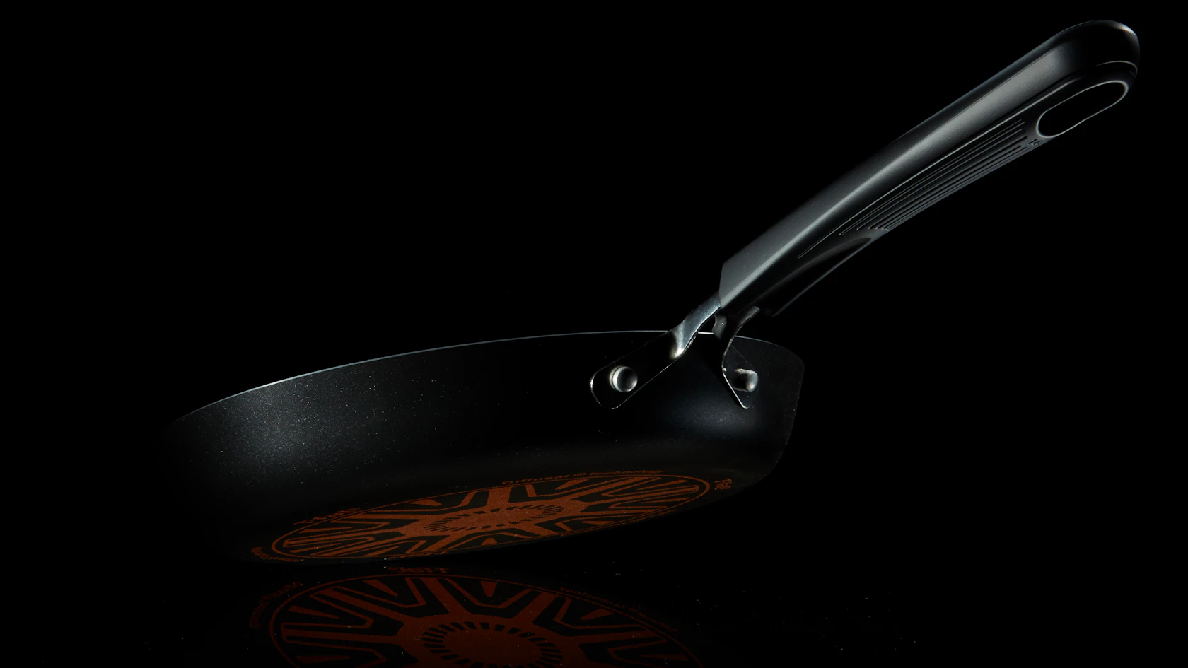 Pensa T Fal Signature Pan Bottom Up